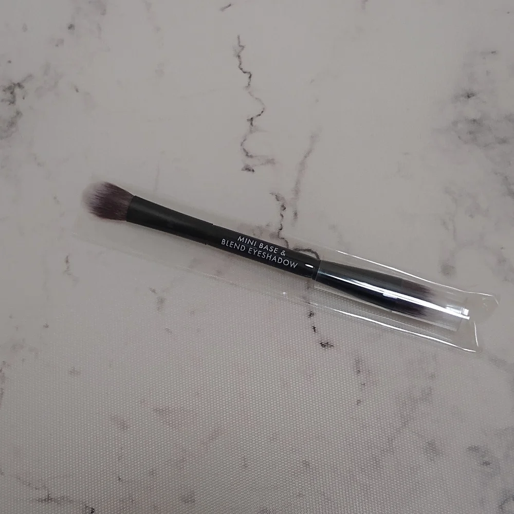 Beauty Pie Travel Eyeshadow Brushes with Case